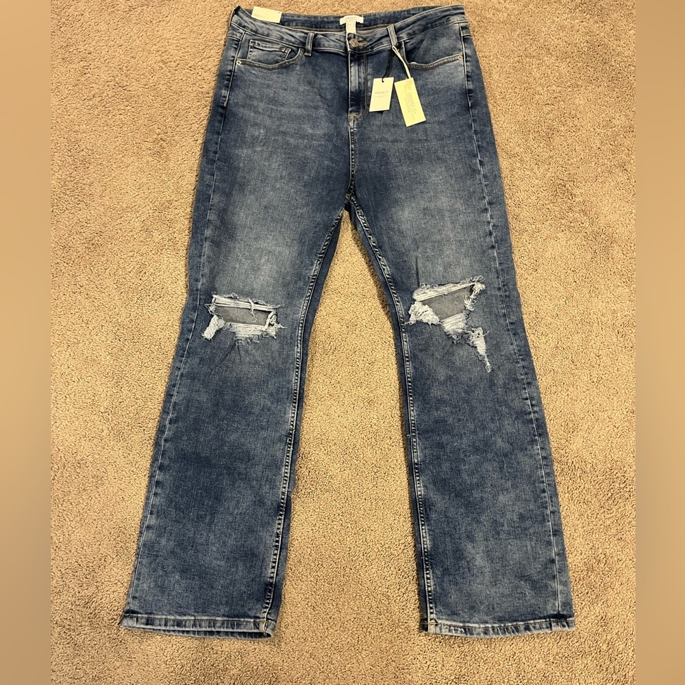 Forever 21+ Premium Distressed Denim Jeans Medium Wash Women’s Sz 16 NWT $40